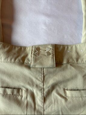 Under Armour Men's Khaki Flat-Front Chinos